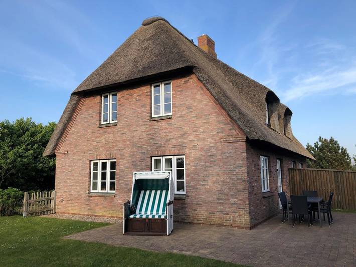 Ferienhaus in Utersum: 75 m², Garten, 500 m zum Strand, Hunde willkommen in Utersum, Föhr