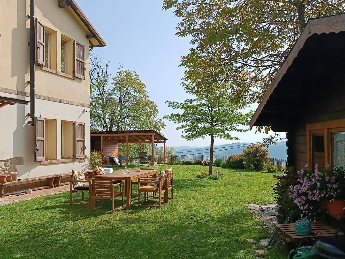 Cały apartament wypoczynkowy, Twin Room with Mountain View in Monzuno, Prowincja Bolonia
