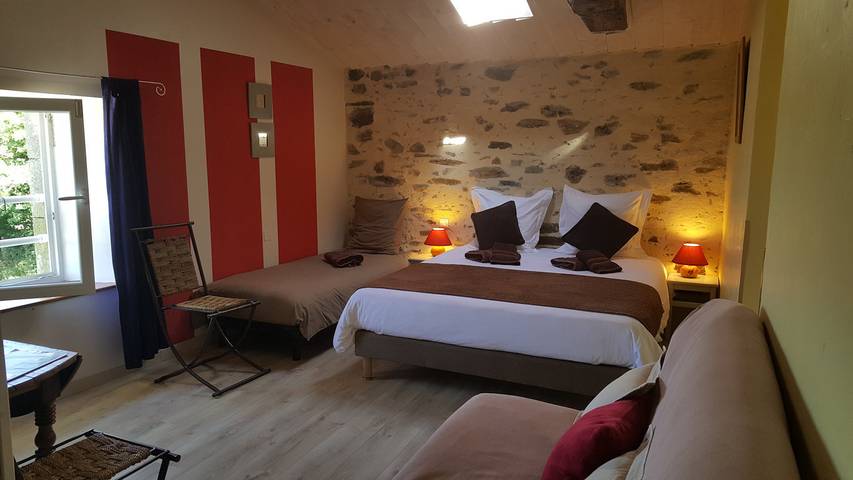 Chambre d’hôte pour 5 personnes, avec piscine et jardin dans les Pays de la Loire - 2