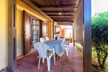 Location de vacances pour 6 personnes, avec jardin à Stintino