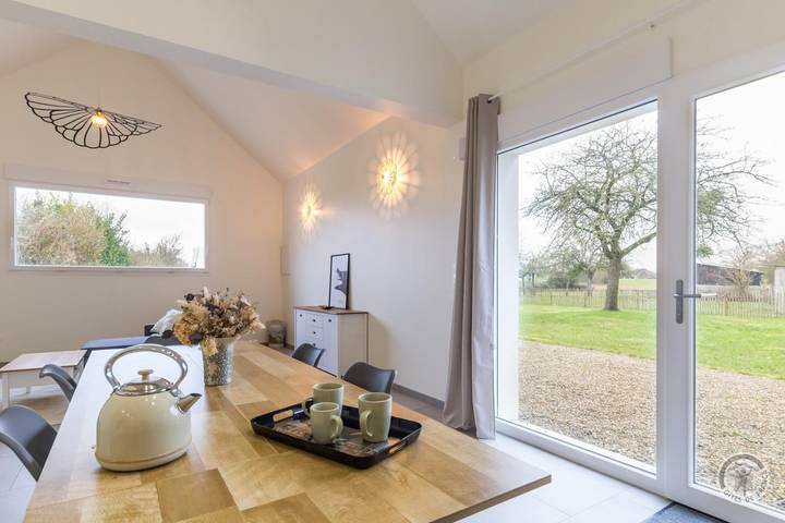 Gîte pour 4 personnes, avec jardin à Céaux