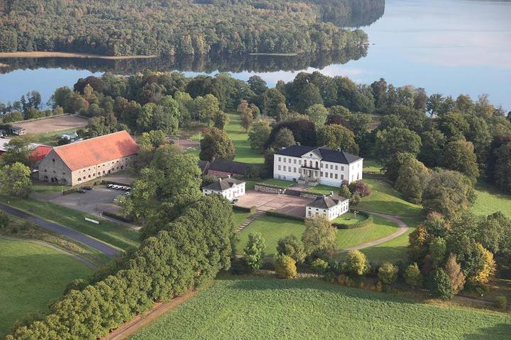 Hus på landet för 2 Personer, med Trädgård och Utsikt i Lerum