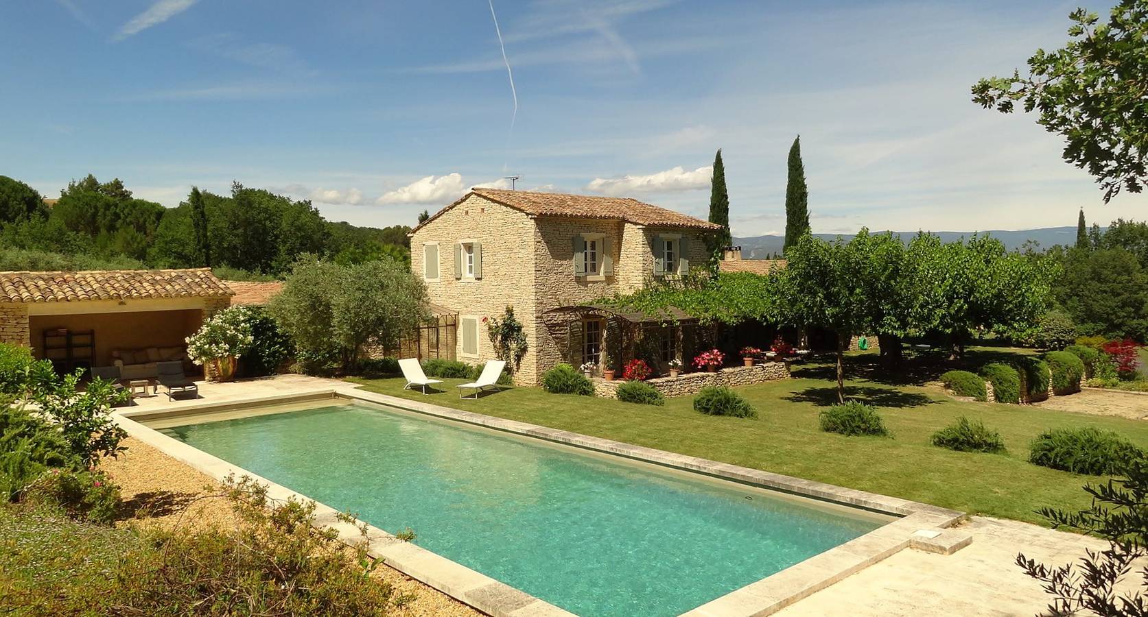 Beau et spacieux mas avec piscine, à Gordes in Saint-Pantaléon, Parc naturel régional du Luberon