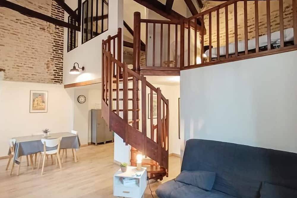 Entire apartment, Le Loft du Chateau du Roi in Cahors, Lot
