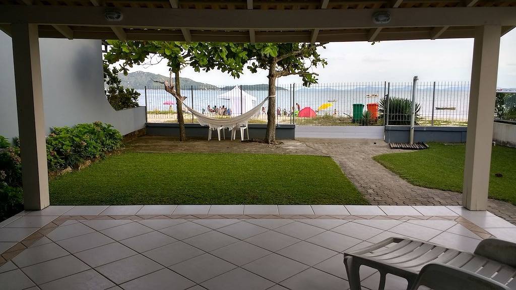 Casa a Beira Mar mit Klimaanlage Wi-Fi Praia Zimbros Bombinhas Sc Familien in Bombinhas, Litoral Catarinense