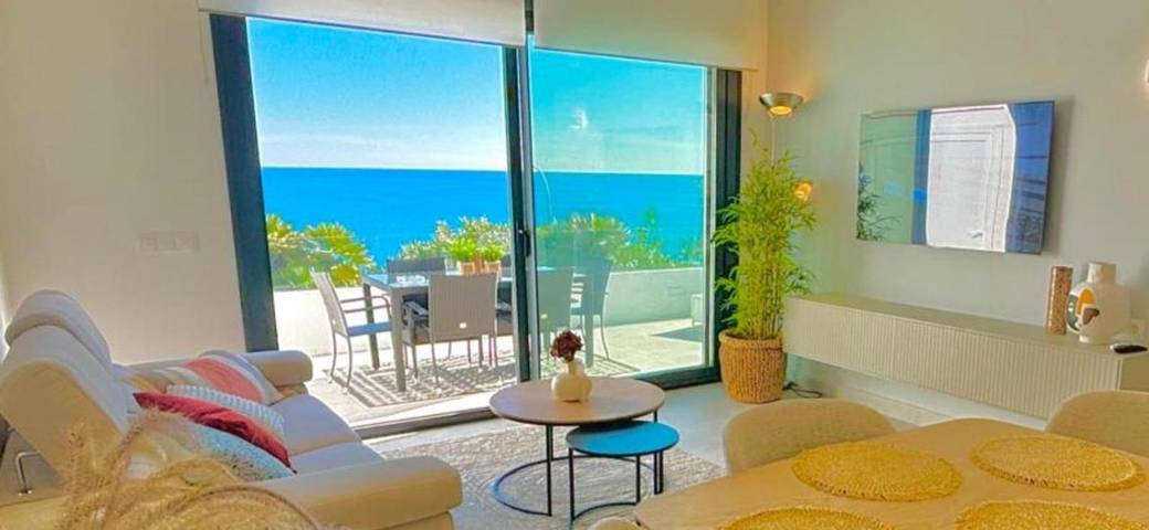 Apartamento para 2 personas, con vistas y balcón en Torreguadiaro