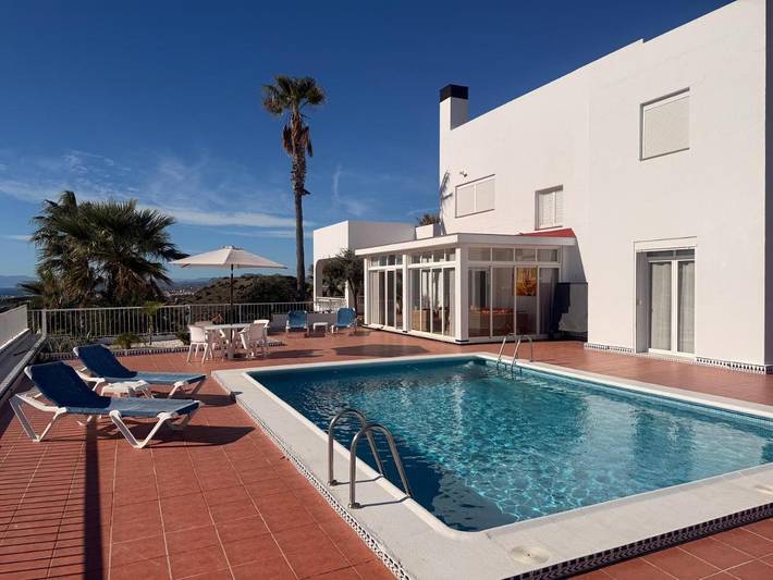 Casa rural para 10 personas, con balcón además de vistas y piscina en Águilas