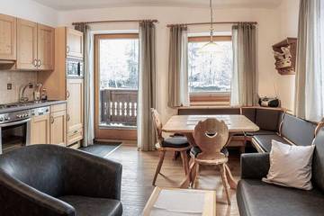 Hütte für 4 Personen, mit Garten und Balkon in Seefeld in Tirol