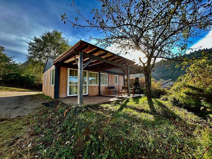 Location de vacances pour 4 personnes, avec Jacuzzi et Terrasse ainsi que Jardin et Piscine à Vabre