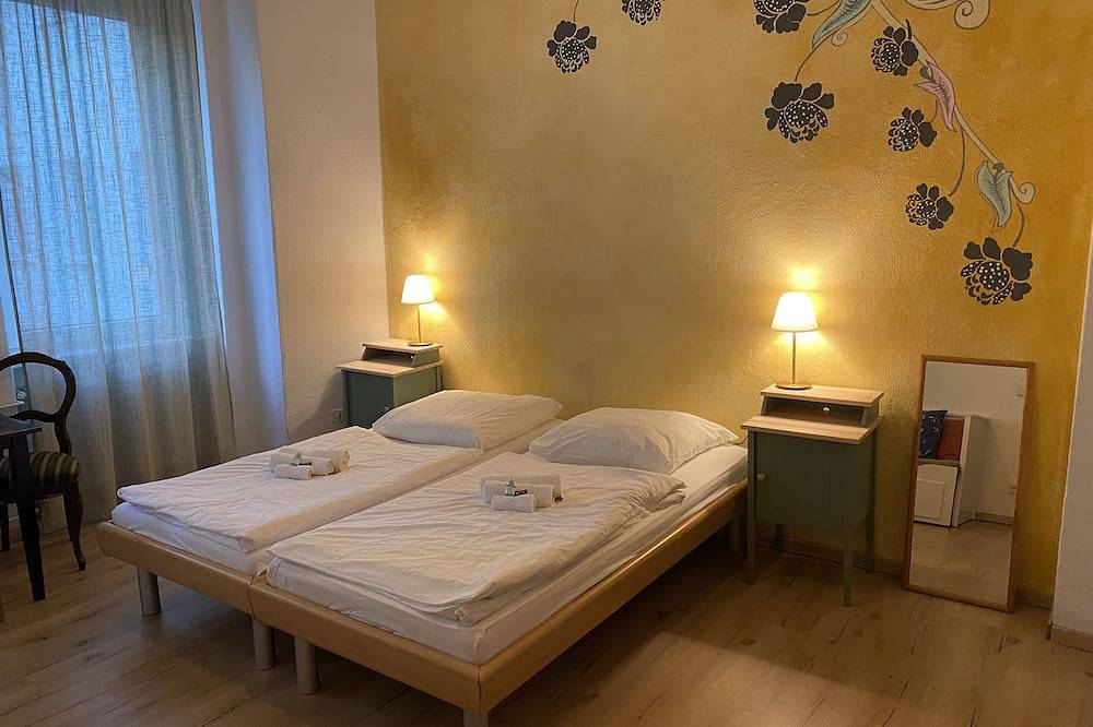Apartamento entero, Private Apartment in Berlin's most central district 3 minutes to the river Spree in Berlin Moabit, Berlín