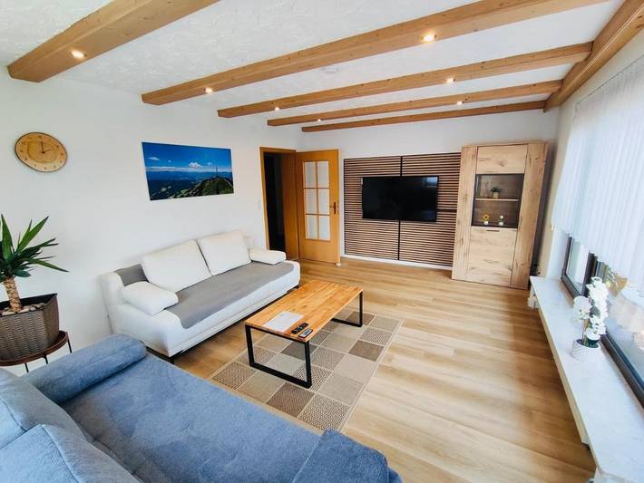 Ferienwohnung für 5 Personen, mit Balkon und Ausblick in Durach