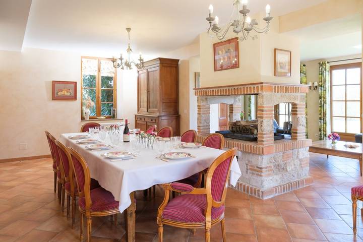Gîte pour 10 personnes, avec piscine ainsi que terrasse et jardin, animaux acceptés dans Loiret - 4