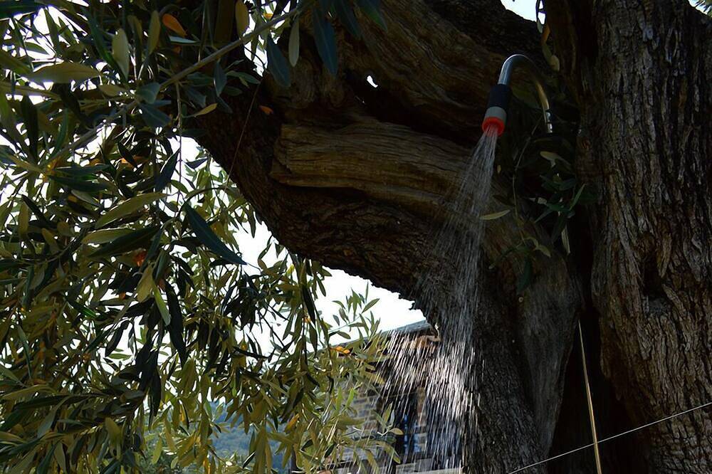 Steinhaus im traditionellen griechischen Dorf mit spektakulärem Meerblick in Pilion