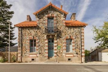 Gîte pour 11 personnes, avec jardin à Bouvron