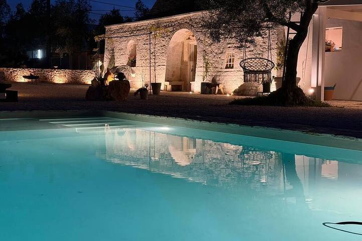 Villa pour 4 personnes, avec jardin et jacuzzi à Santa Lucia (Bari)