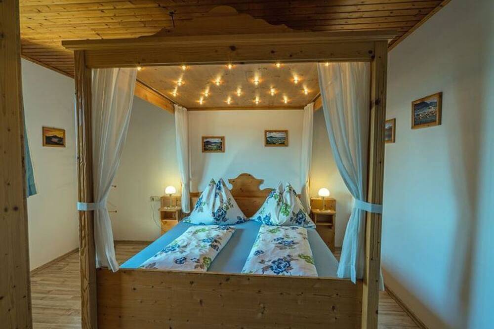 Ferienwohnung Romantik - Apartments Christine in Weyregg am Attersee, Bezirk Vöcklabruck