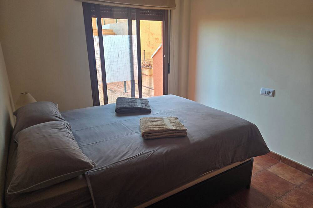 Ganze Wohnung, Schöne Wohnung 500 m vom Strand entfernt mit privatem Garten und Meerblick in Cartagena, Cordillera Penibética