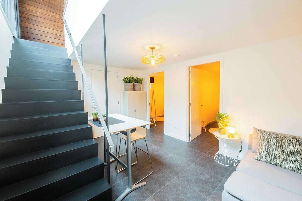 Geheel appartement, Upscale 90m2  Two Bedroom Apartment (Ks-8-B) in Eindhoven, Noord-Brabant