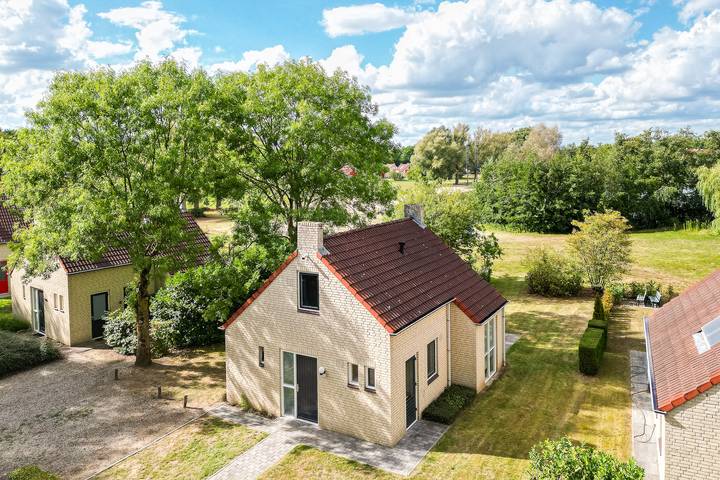 Vakantiepark voor 4 personen, with tuin and uitzicht op het meer as well as terras de Betuwe