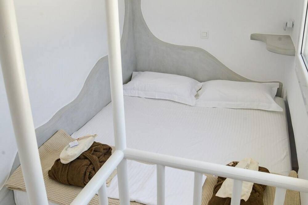 Honeymoon klima suite in Milos