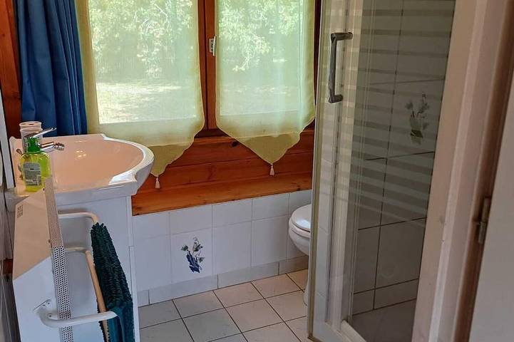 Gîte pour 3 personnes, avec jardin à Bégard - 3