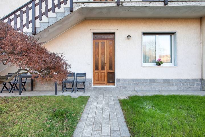 Dante210 appartamento completo 2 camere da letto, bagno, soggiorno e cucina. in Cassina Rizzardi, Provincia di Como