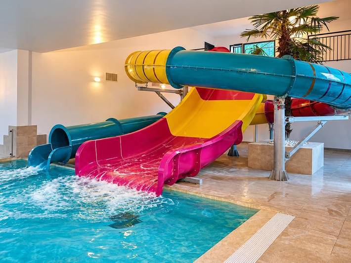 Flower Camping La Marmotte - Mobilheim 6 personen - Mobil Home Aqua 2 Zi 4/6Pers Terrasse Halbüberdacht Clim TV in Mérens-les-Vals, Französische Pyrenäen