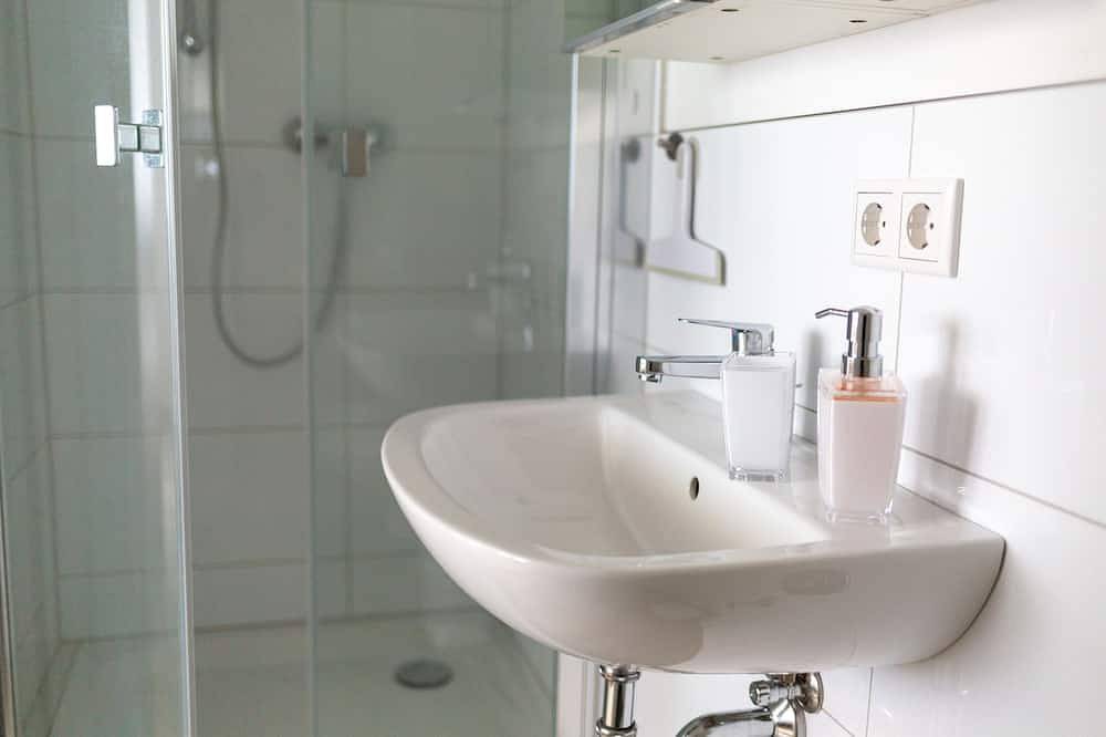 Ganze Wohnung, Gemütliches Apartment mit Terrasse, zentral in Hünfeld nahe der Rhön gelegen in Hünfeld, Rhön-Hessen