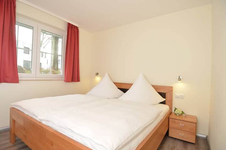 Bungalow für 4 Personen, mit Terrasse und Garten sowie Sauna in Sellin - 3
