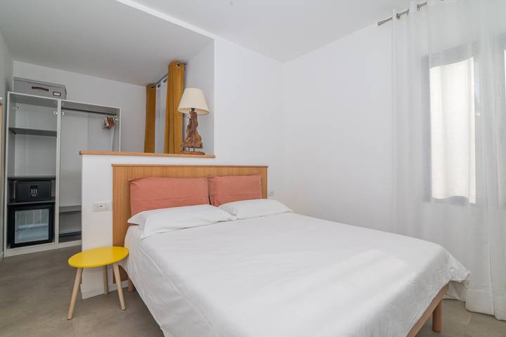 Zimmer „Stanza 1 – mit privater Terrasse, Wlan und Klimaanlage“ in Porto San Paolo, Loiri Porto San Paolo