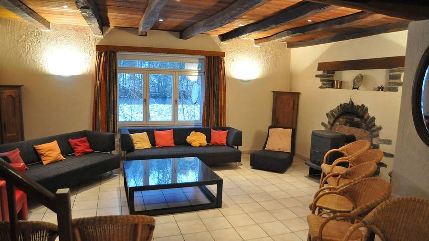 Maison de vacances pour 24 personnes, avec terrasse ainsi que sauna et jardin