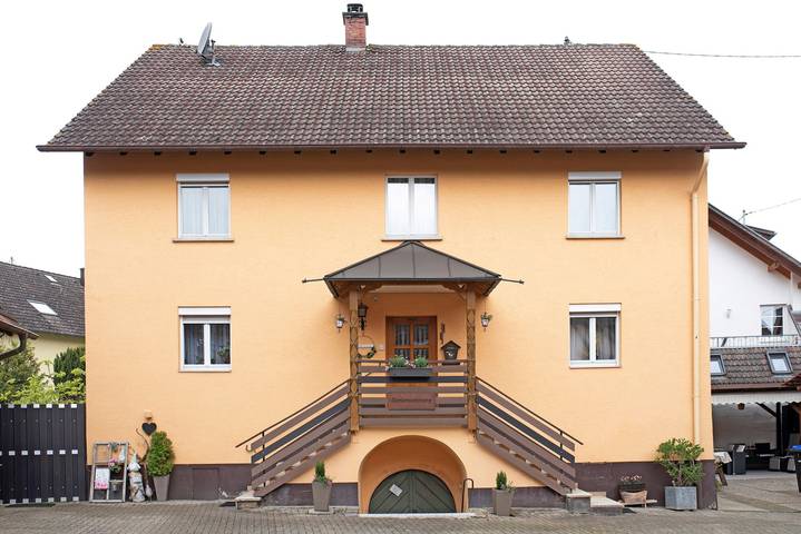 Ferienwohnung für 8 Personen, mit Garten in Staufen im Breisgau