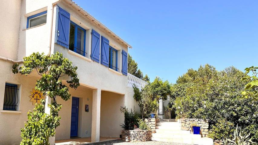 Villa pour 9 personnes, avec piscine et jardin