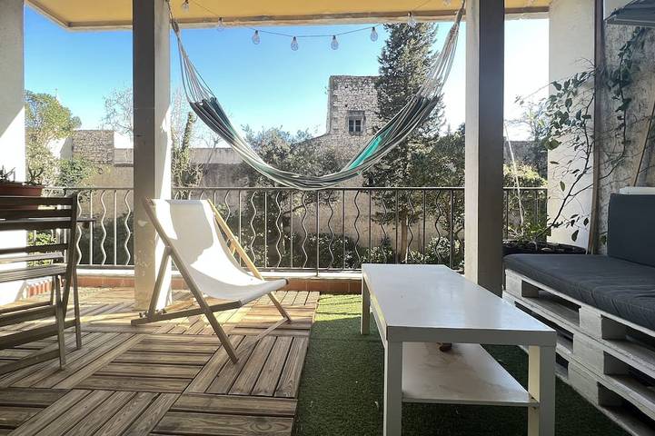 Appartement de vacances pour 4 personnes, avec balcon et jacuzzi à Nîmes