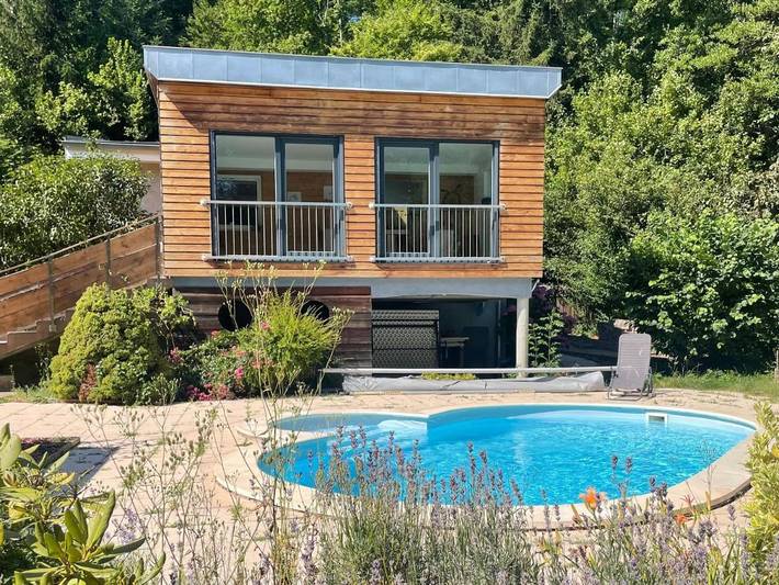 Location de vacances pour 8 personnes, avec piscine ainsi que jardin et terrasse, animaux acceptés à Urmatt
