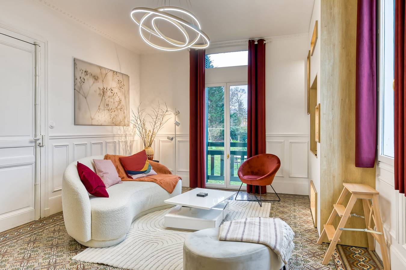Appartement entier, Rose écrin de charme avec parking terrasse privée et jardin partagé in Grand-Couronne, Région de Rouen
