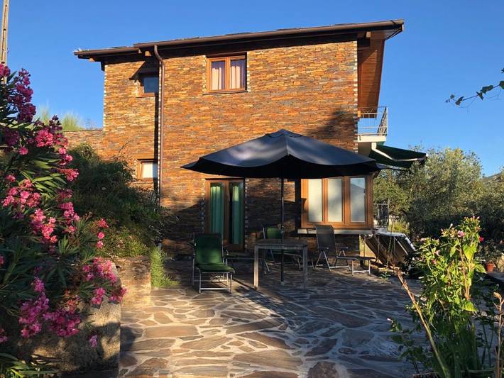 Ferienhaus für 4 Personen, mit Ausblick und Garten