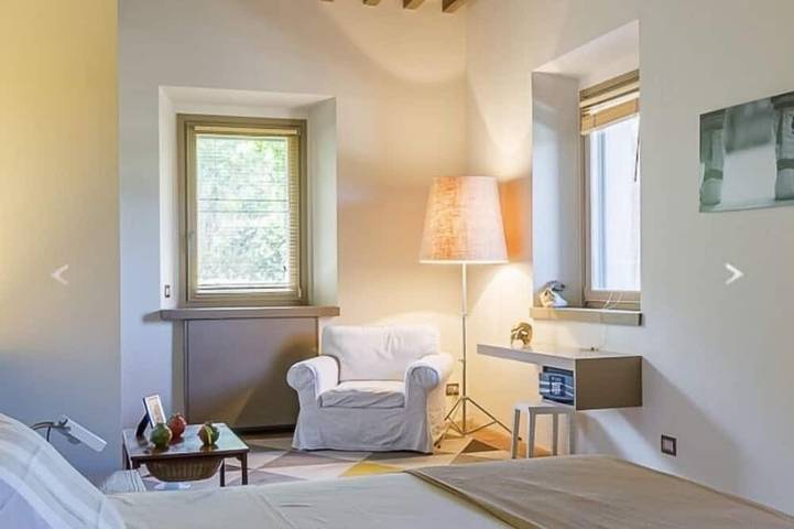 Umbria - A country residence  6 Bedrooms w Ensuite Bathrooms in Todi, Perugia Province