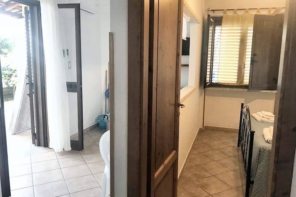 Appartamento intero, Homerez - Casa luminosa a Vibo Valentia, piscina condivisa in Spiaggia Michelino, Parghelia