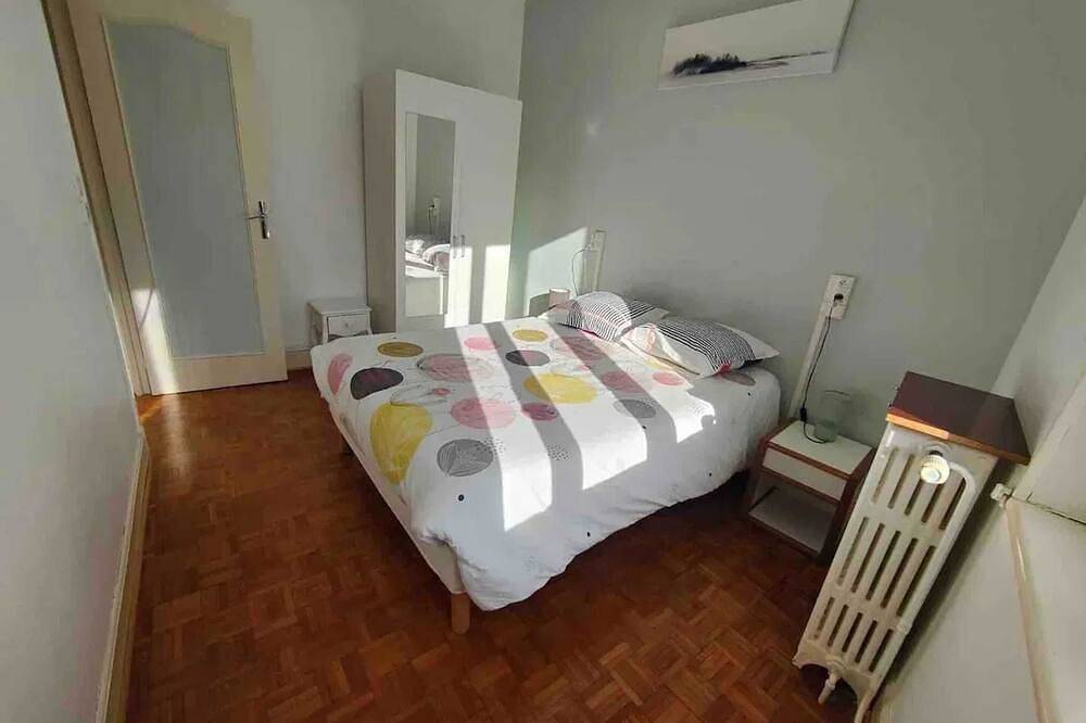 Apartamento entero, Homerez - Central Apt Néris-les-Bains in Néris-les-Bains, Región de Montluçon