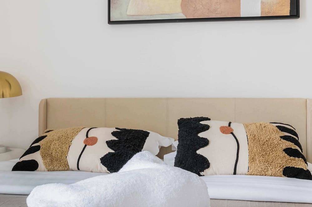 Entire apartment, Duplex moderne proche metro - Mairie des Lilas in Les Lilas, Seine-Saint-Denis