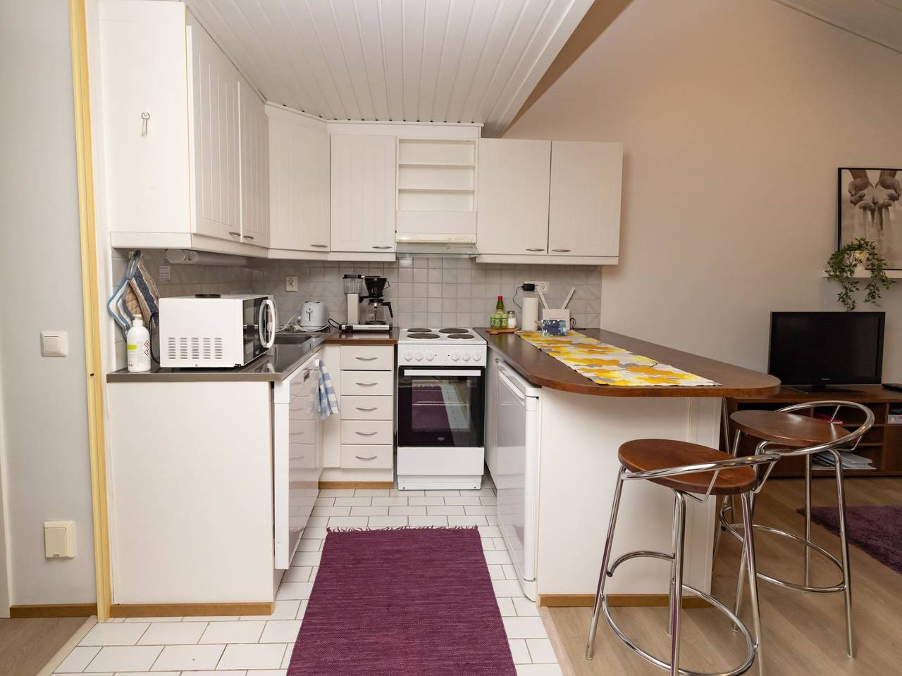 Koivukuja, katinkullantie in Vuokatti, Nuasjärvi