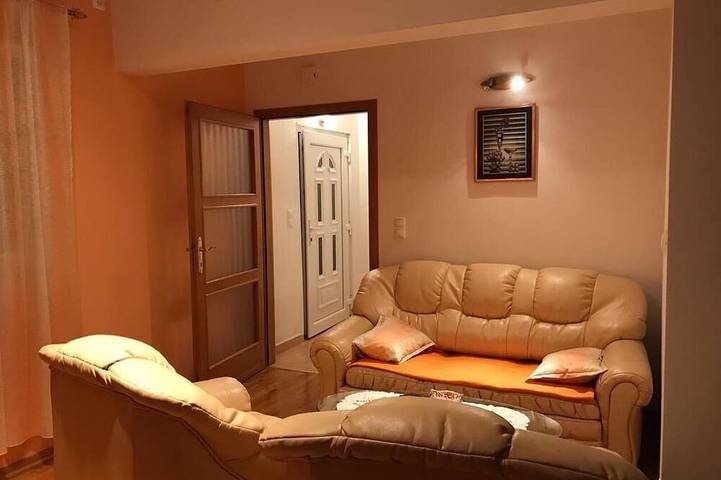 Ganze Wohnung, 2-Zimmer-Ferienwohnung mit Balkon Katuni, Zagora in Makarska Riviera