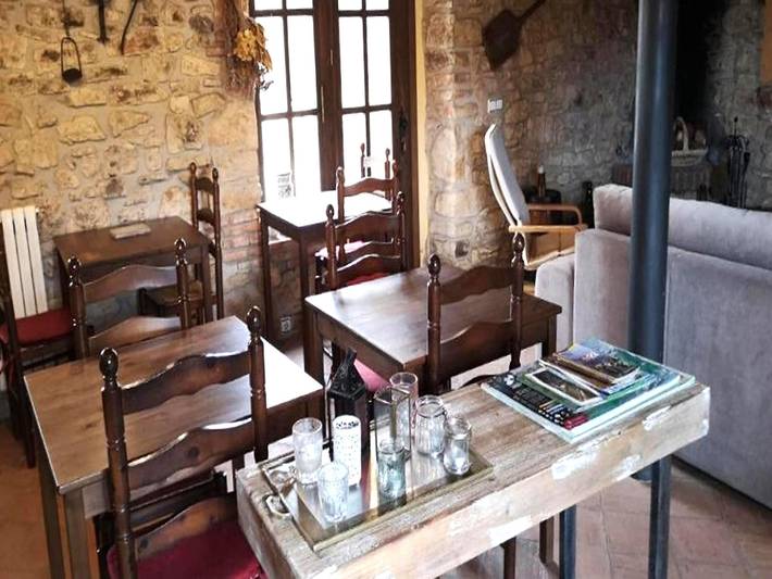 Casa rural para 12 personas, con terraza además de jardín y piscina, Familias con niños en Conca de Barberà - 4