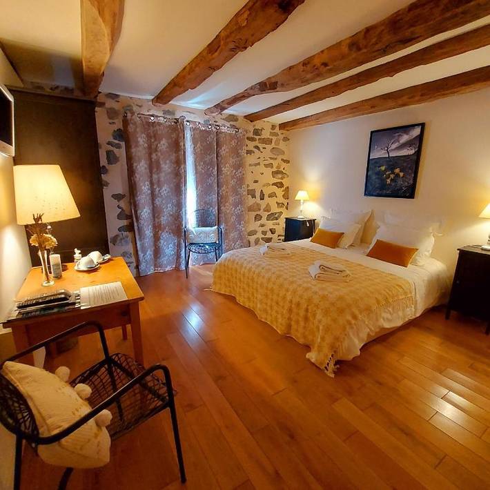 Chambre d’hôte pour 2 personnes, avec vue et jardin ainsi que terrasse et piscine