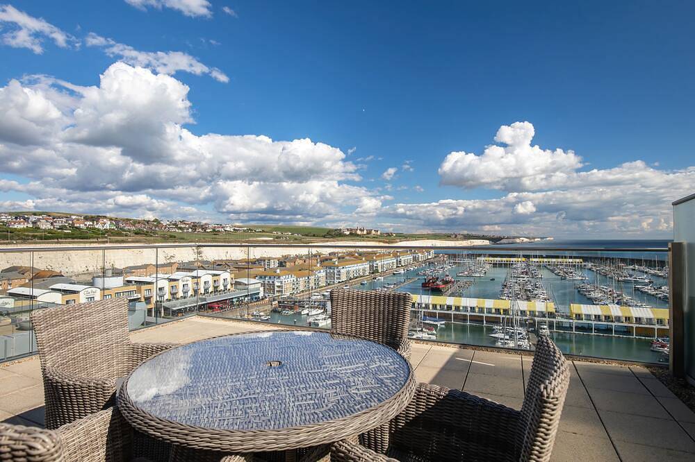 Geheel appartement, Brand New | Sea View | Roof | Free Parking in Brighton Marina, Brighton