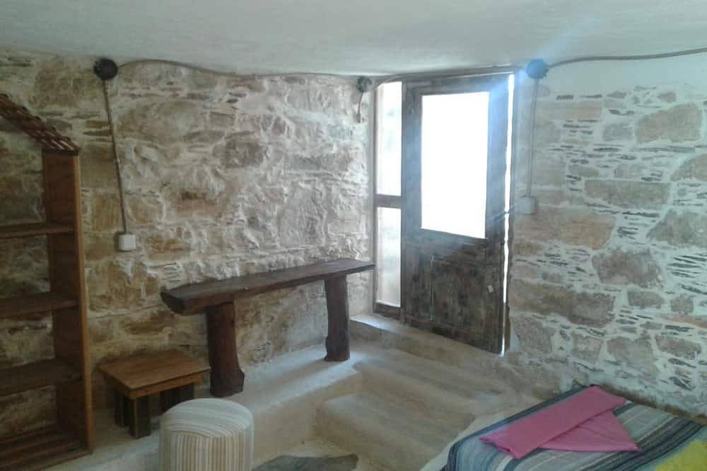 Kleines Haus am Berg in Ikaria