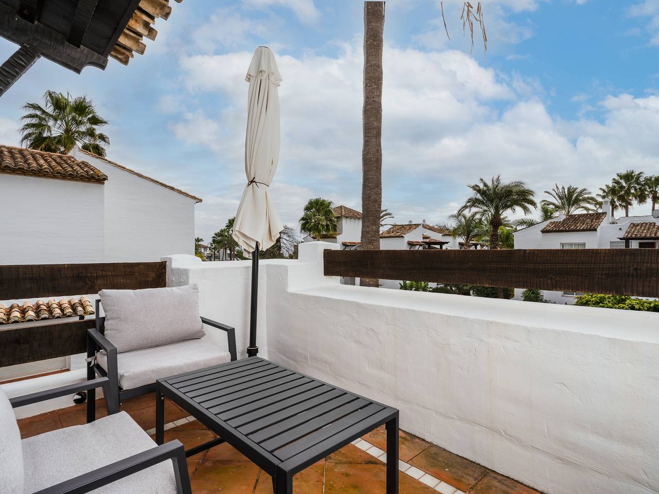 Entire apartment, Charming apartment with terrace in Estepona in Triangulo de Costalita, Estepona
