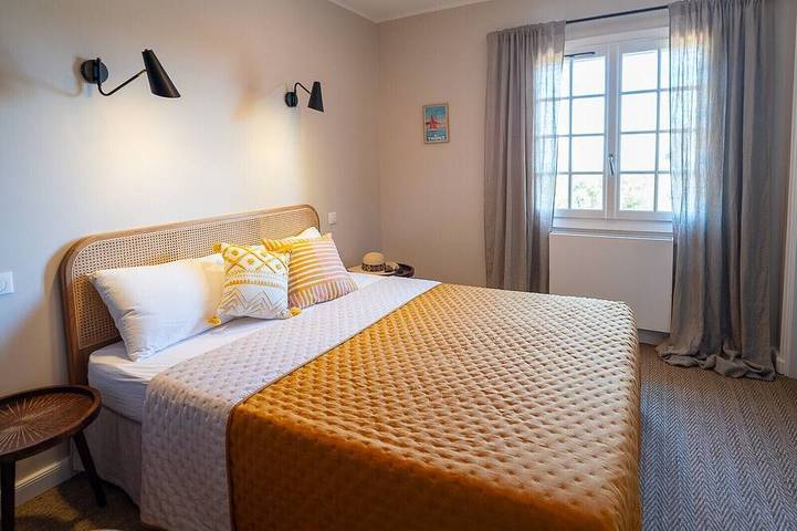 Location de vacances pour 16 personnes, avec terrasse ainsi que jardin et jacuzzi à Tanneron - 2