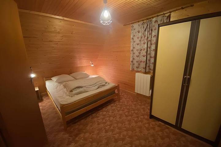 Gîte pour 10 personnes, avec balcon, animaux acceptés à Chastreix - 3